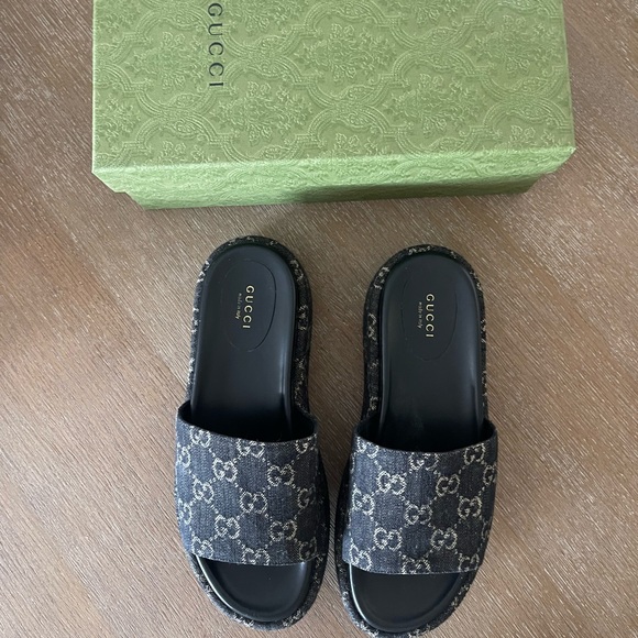Gucci Platform Slides - Picture 2 of 3